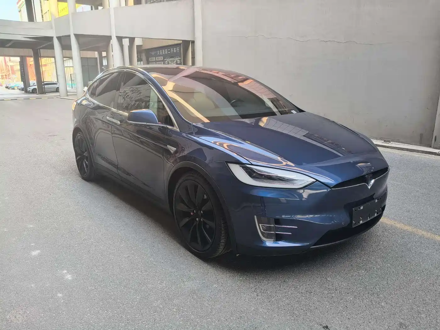 TESLA MODEL X