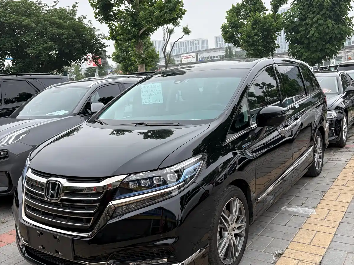 Honda Elysion 2019 2.0L Hybrid Luxury Edition