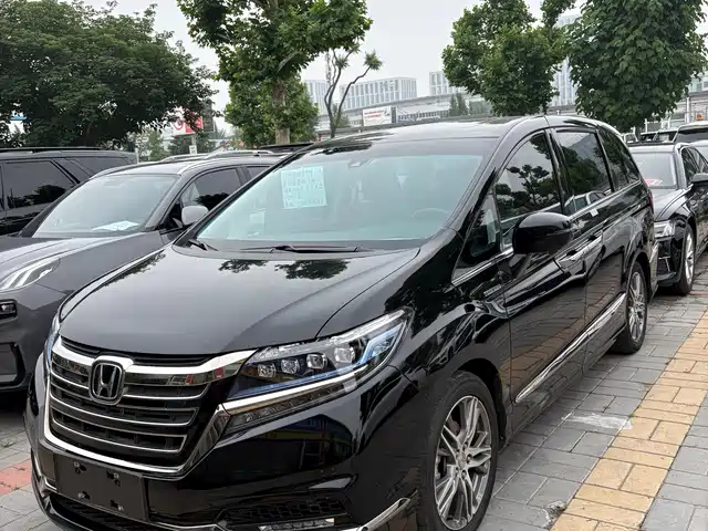 Honda Elysion 2019 2.0L Hybrid Luxury Edition