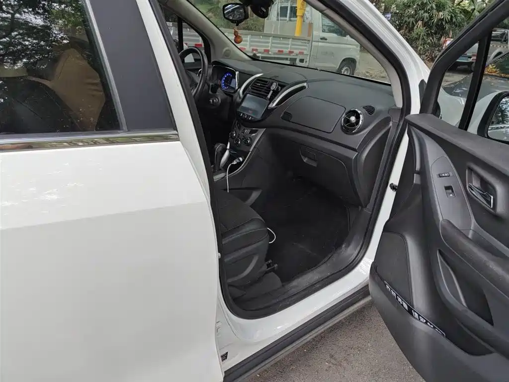Chevrolet Trax 2014 1.4T Automatic 2WD Luxury фото 20