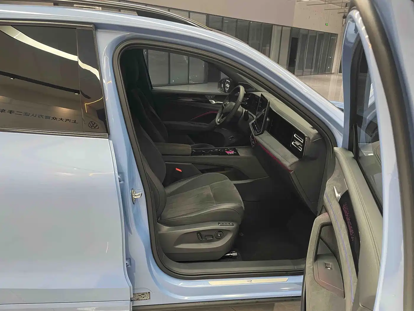 Volkswagen Tiguan L 2024 PRO 380TSI 4WD R-Line Premium Edition фото 10