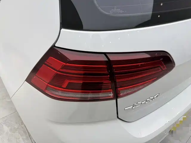 Volkswagen Golf 2018 230TSI Automatic Comfort фото 19