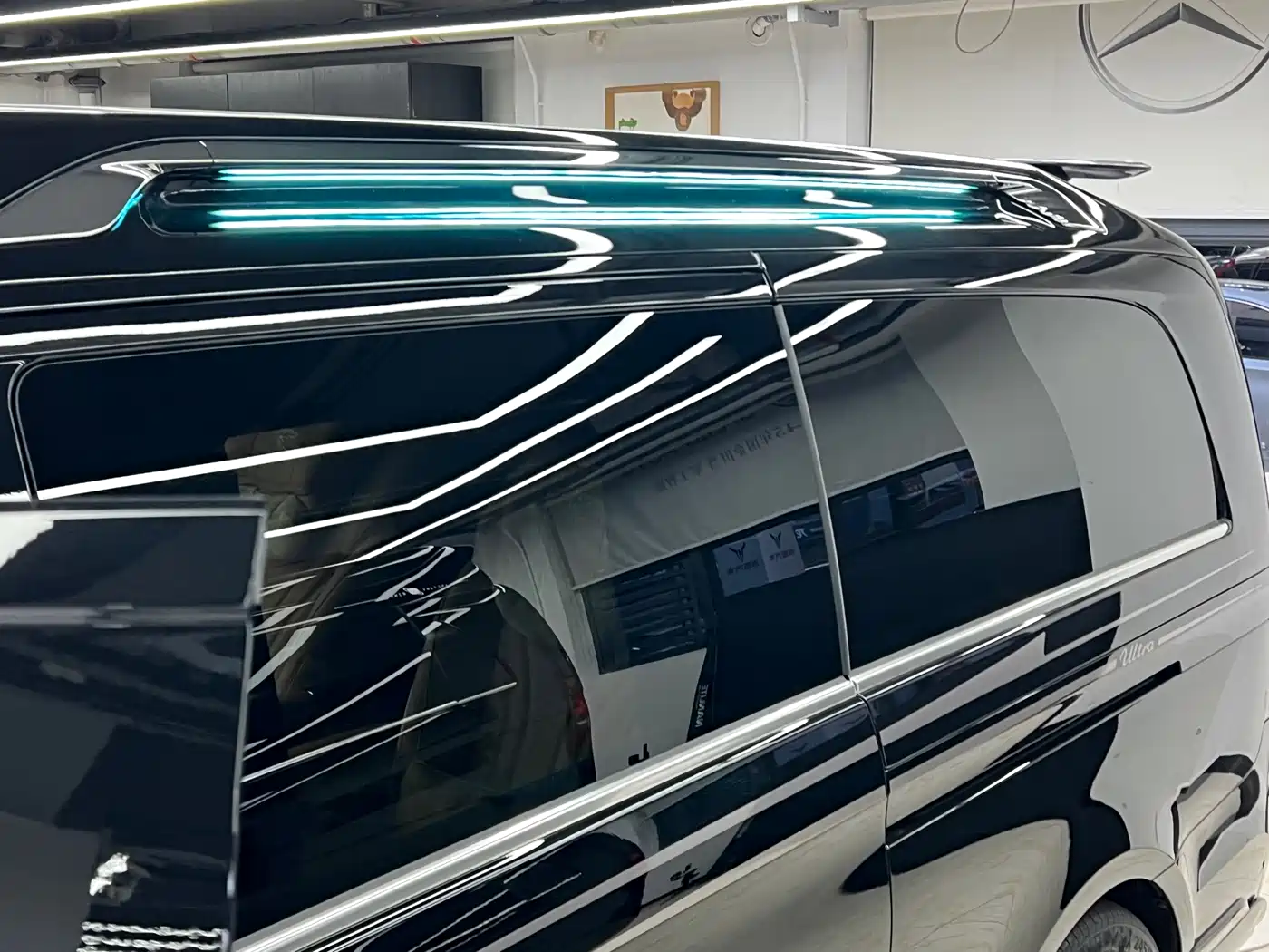 Mercedes-Benz V-Class 2024 V 300 L Long Wheelbase Premium фото 18