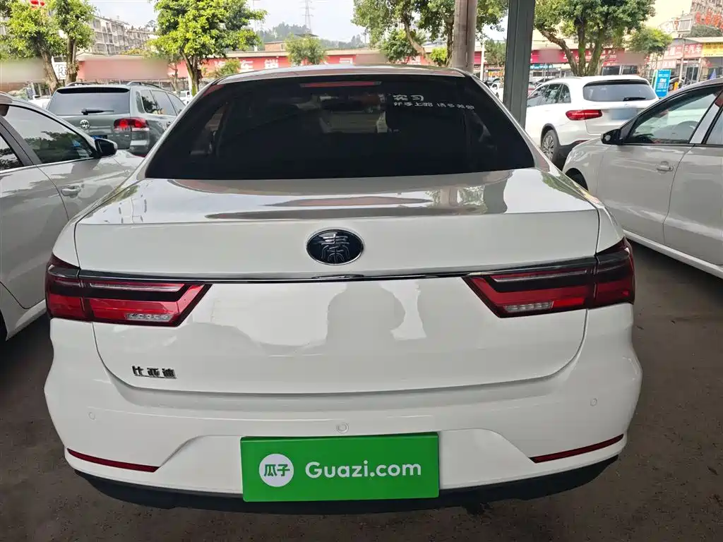 BYD Qin 2019 1.5L Automatic Prestige фото 6