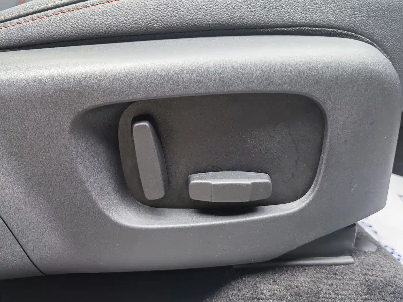 LAND ROVER DISCOVER SPORTS