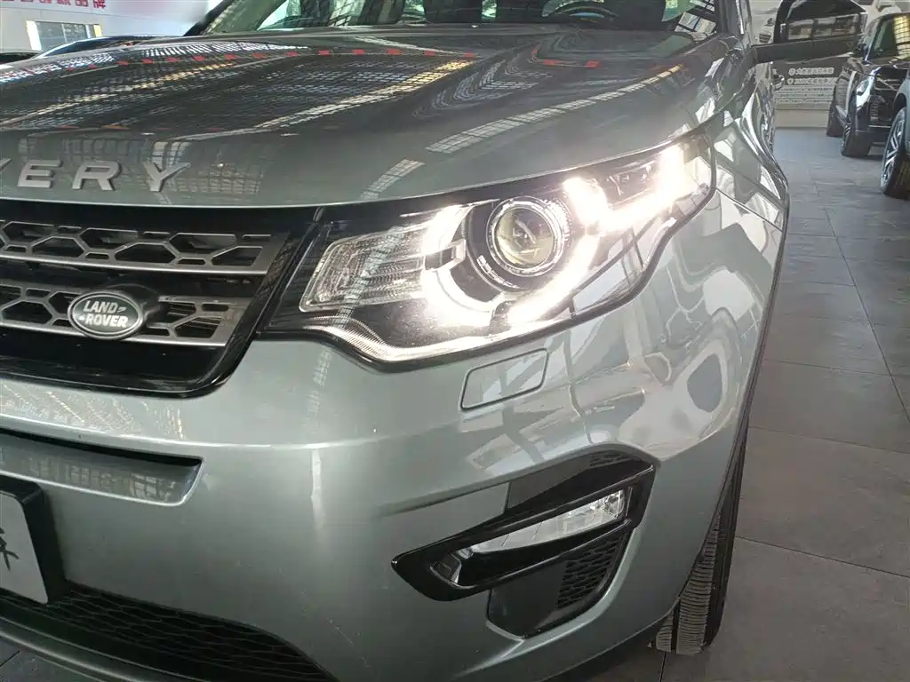 Land Rover Discovery Sport 2019 240PS SE Edition China VI фото 19