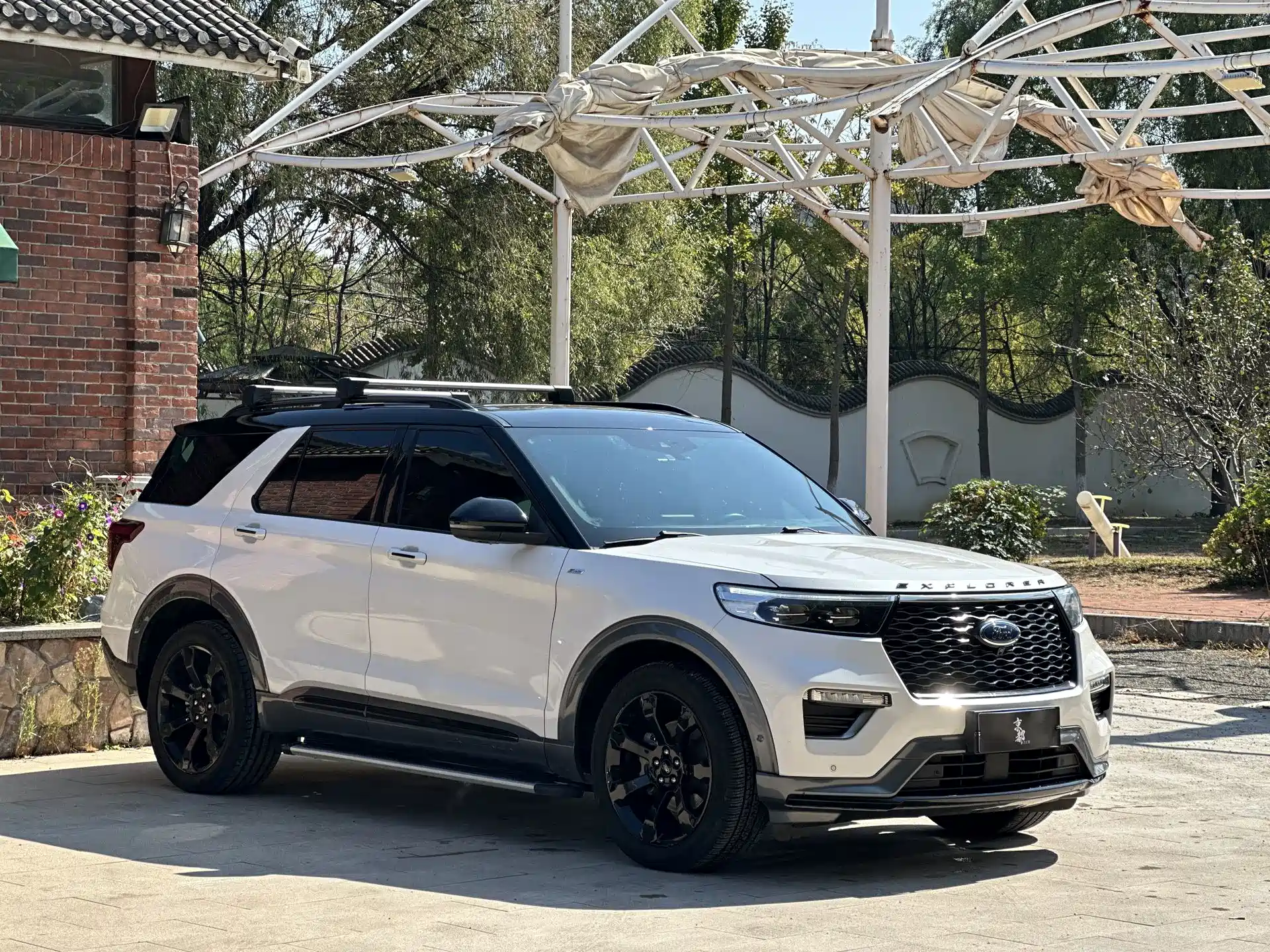 Фото 3 - Ford Explorer