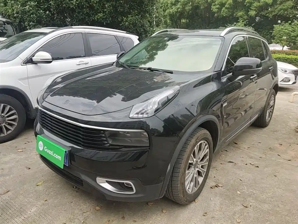 Lynk & Co 01 2018 2.0T 2WD Type+ Edition фото 2
