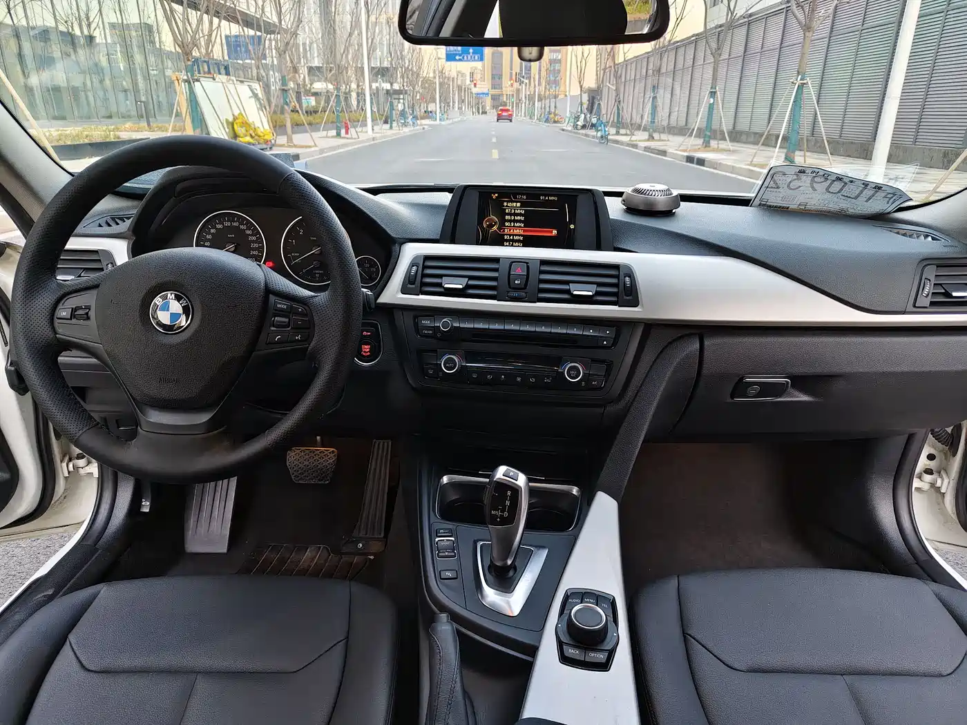 BMW 3 Series 2015 320Li Fashion фото 9