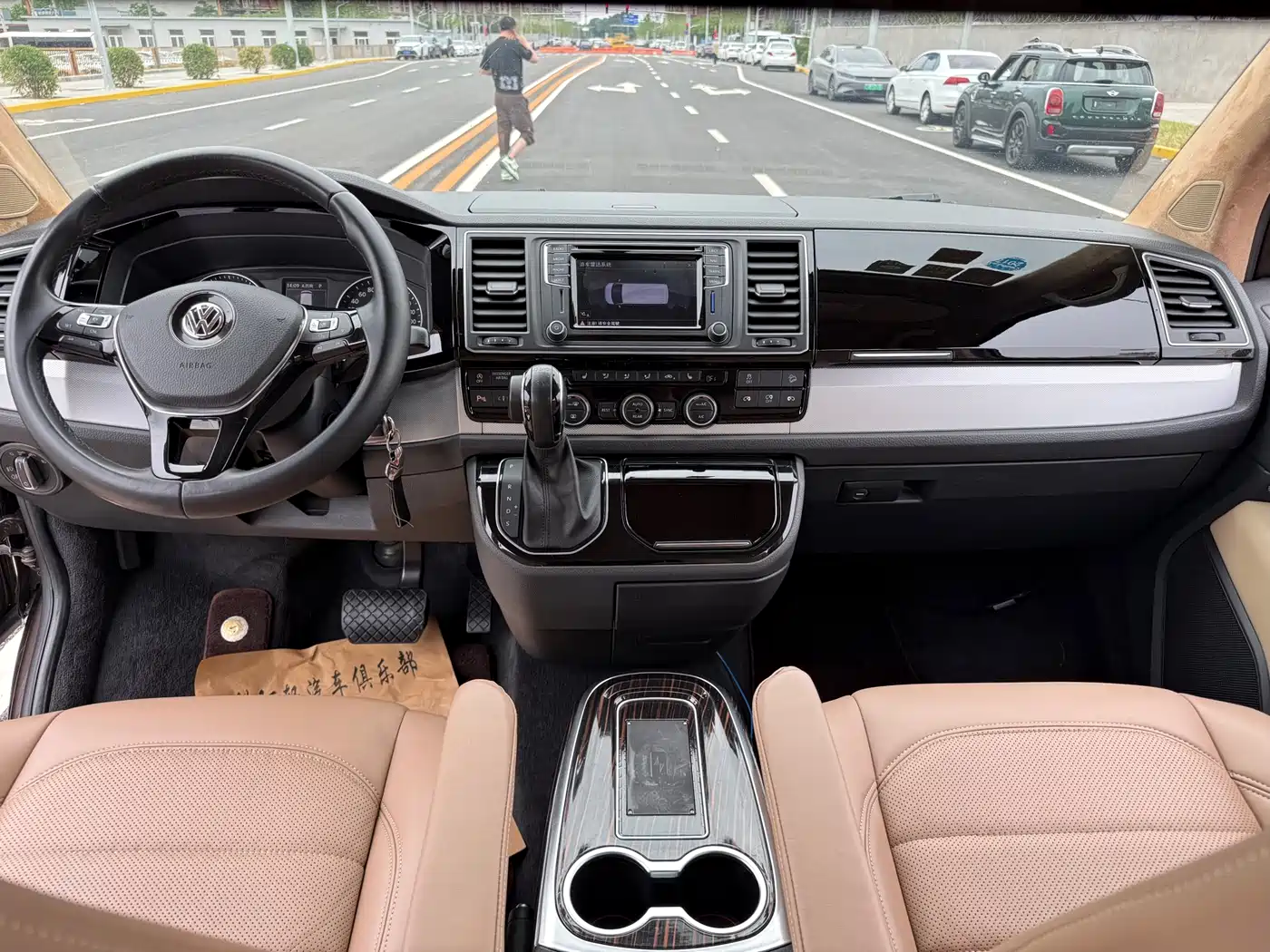 Volkswagen Multivan 2016 2.0TSI 4WD Prestige 7-Seater фото 12