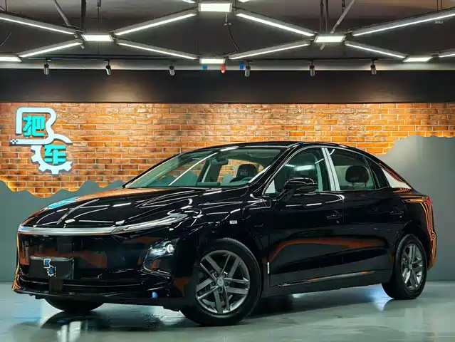  Hongqi Hongqi E-QM5 2025 610km PLUS