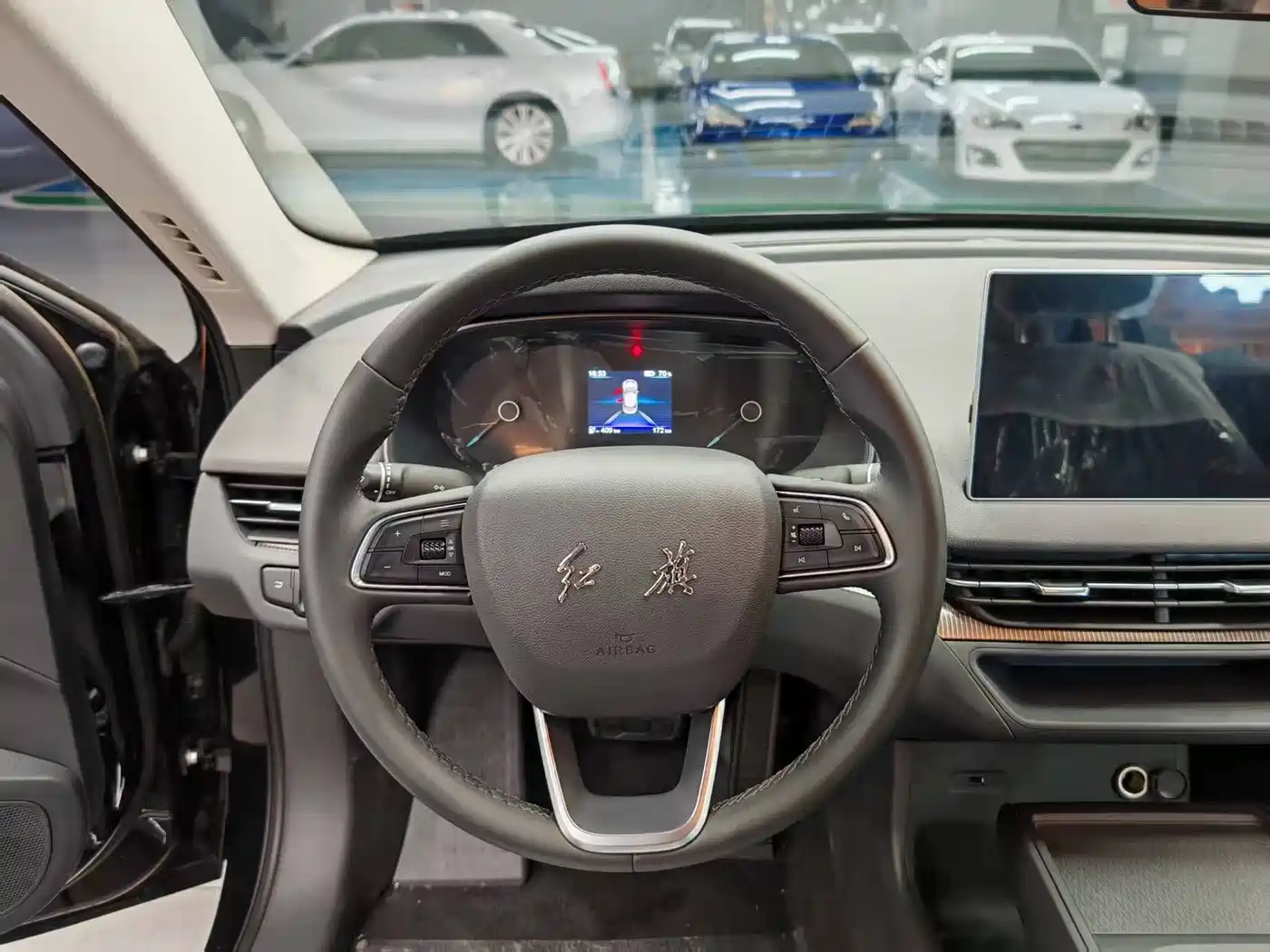 Hongqi E-QM5 2025 610km PLUS фото 21