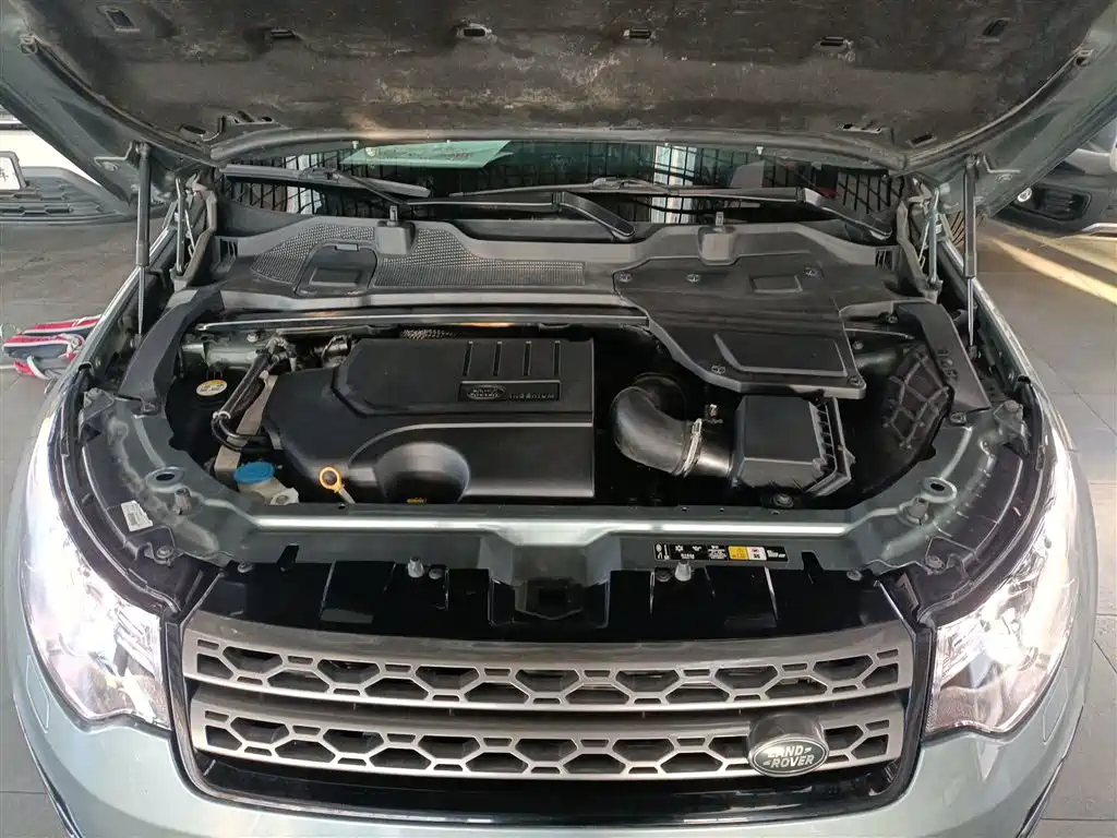Land Rover Discovery Sport 2019 240PS SE Edition China VI фото 17