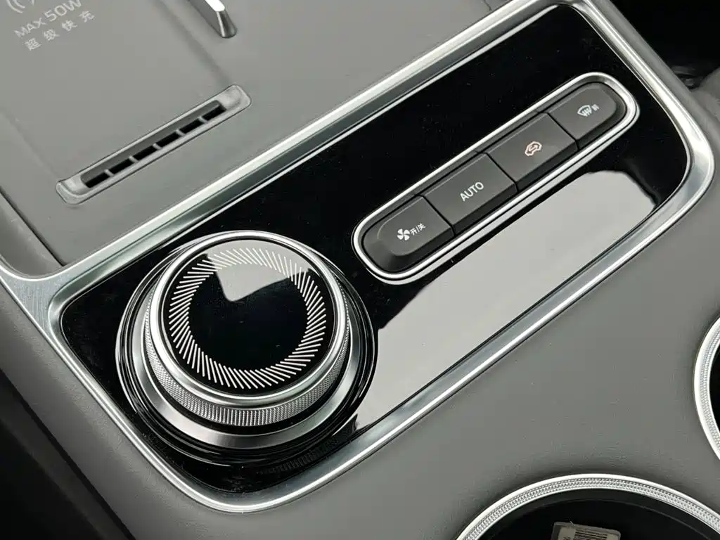 Geely Boyue REV 2026 2026 1.5L 220km Relax+