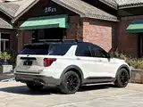 Фото 6 - Ford Explorer