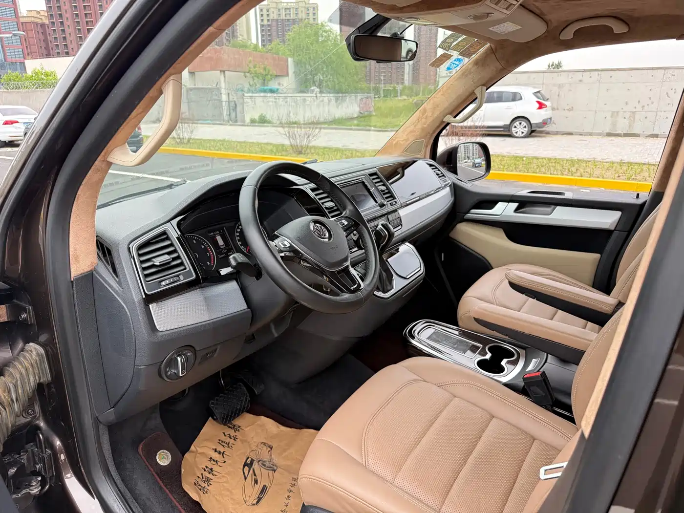 Volkswagen Multivan 2016 2.0TSI 4WD Prestige 7-Seater фото 10