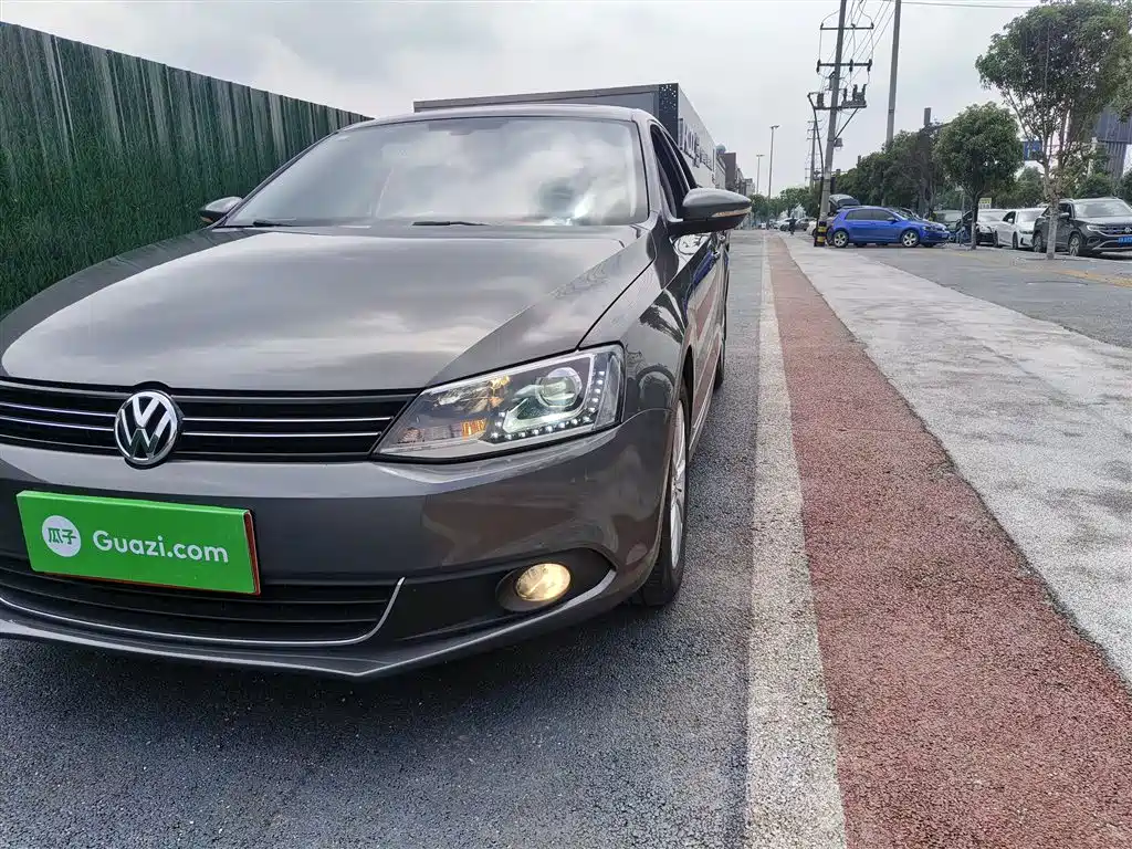 Volkswagen Sagitar 2014 Facelift 1.6L Automatic Comfort фото 24