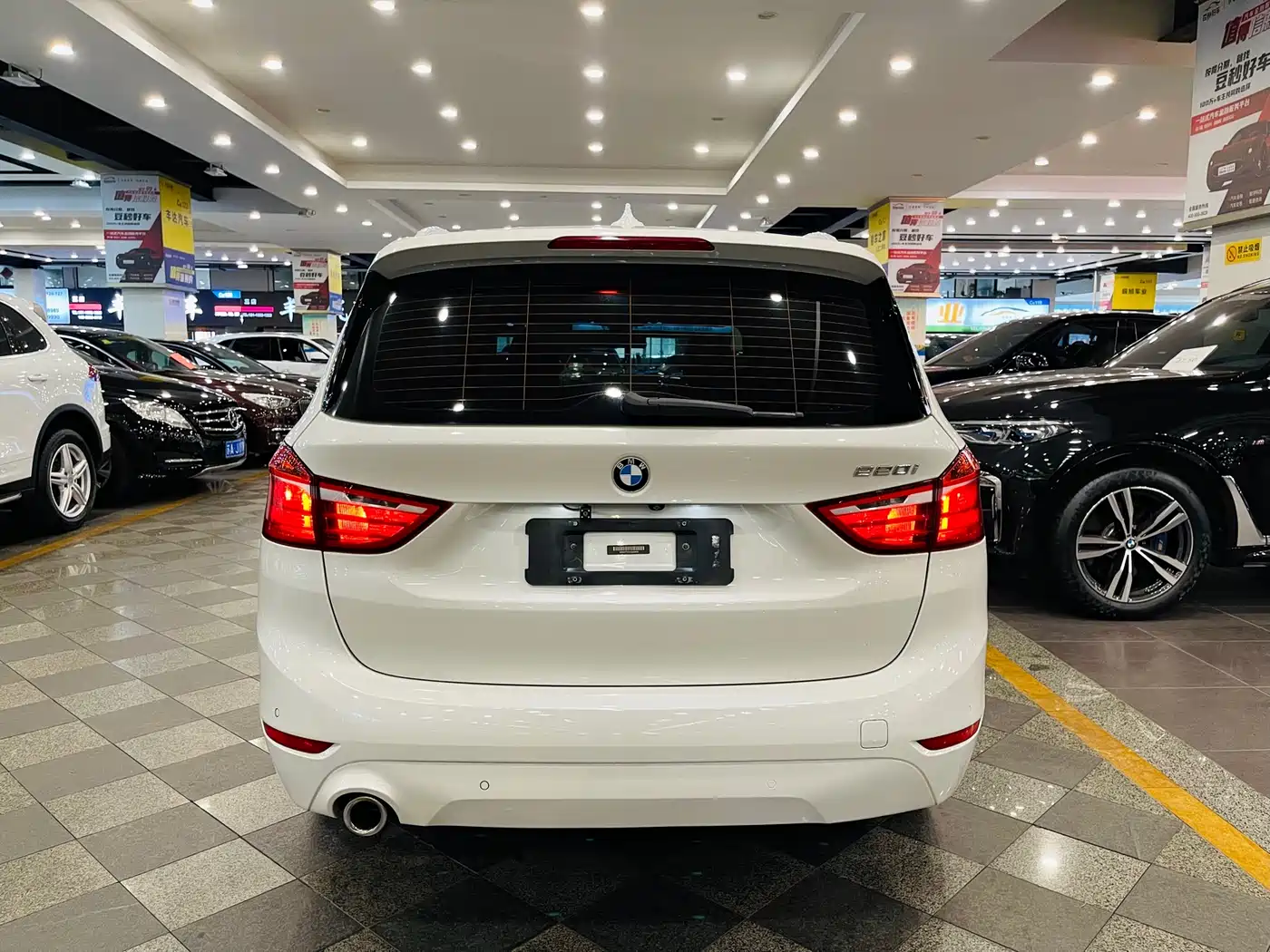 BMW 2 Series Gran Tourer 2019 220i Leading фото 13