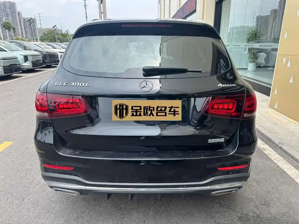 MERCEDES-BENZ GLC