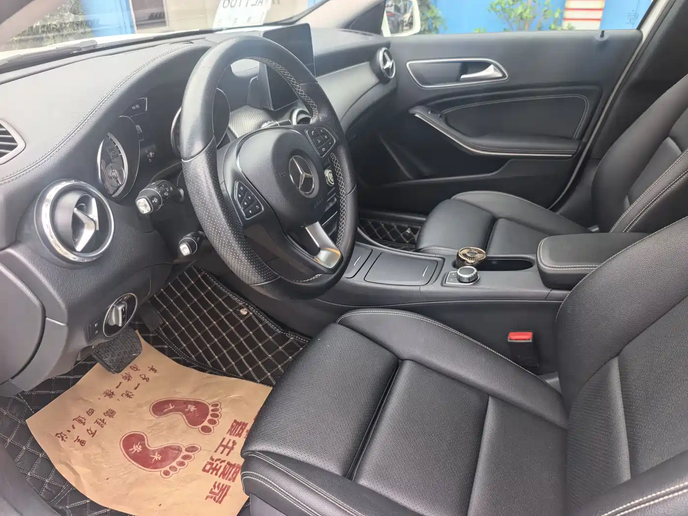 Mercedes-Benz GLA 2017 GLA 220 4MATIC Fashion фото 12