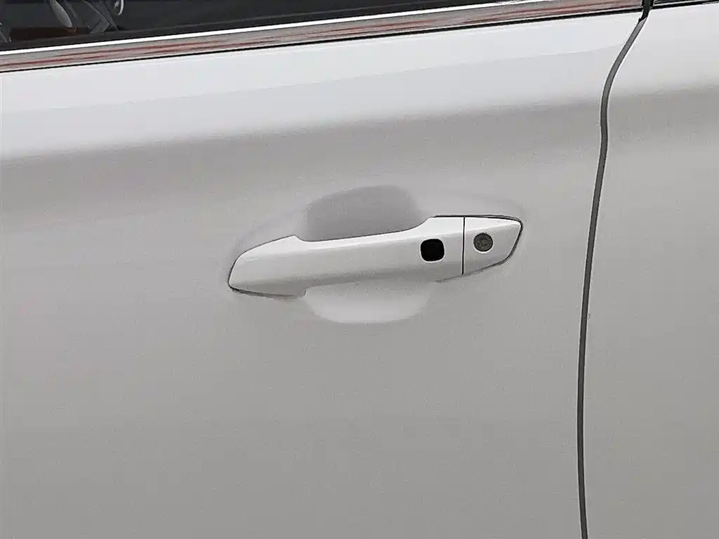 BYD Yuan 2017 1.5L Manual Cool Connect фото 18