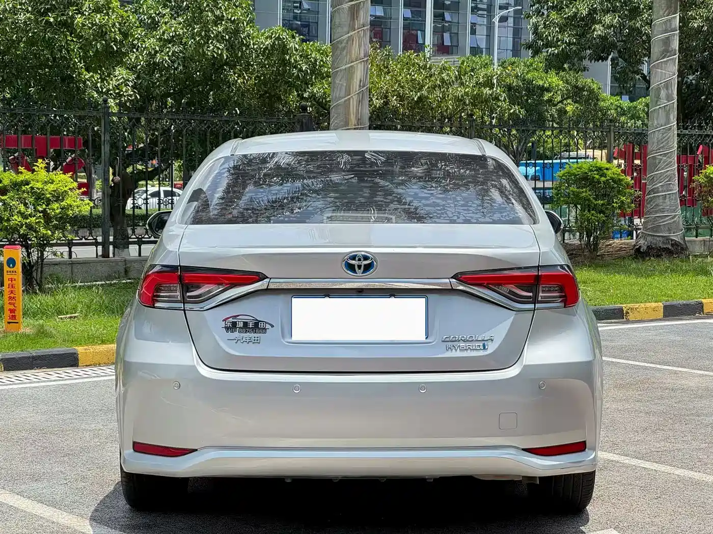 Toyota Corolla 2019 Hybrid 1.8L E-CVT GL-i Elite Edition фото 3