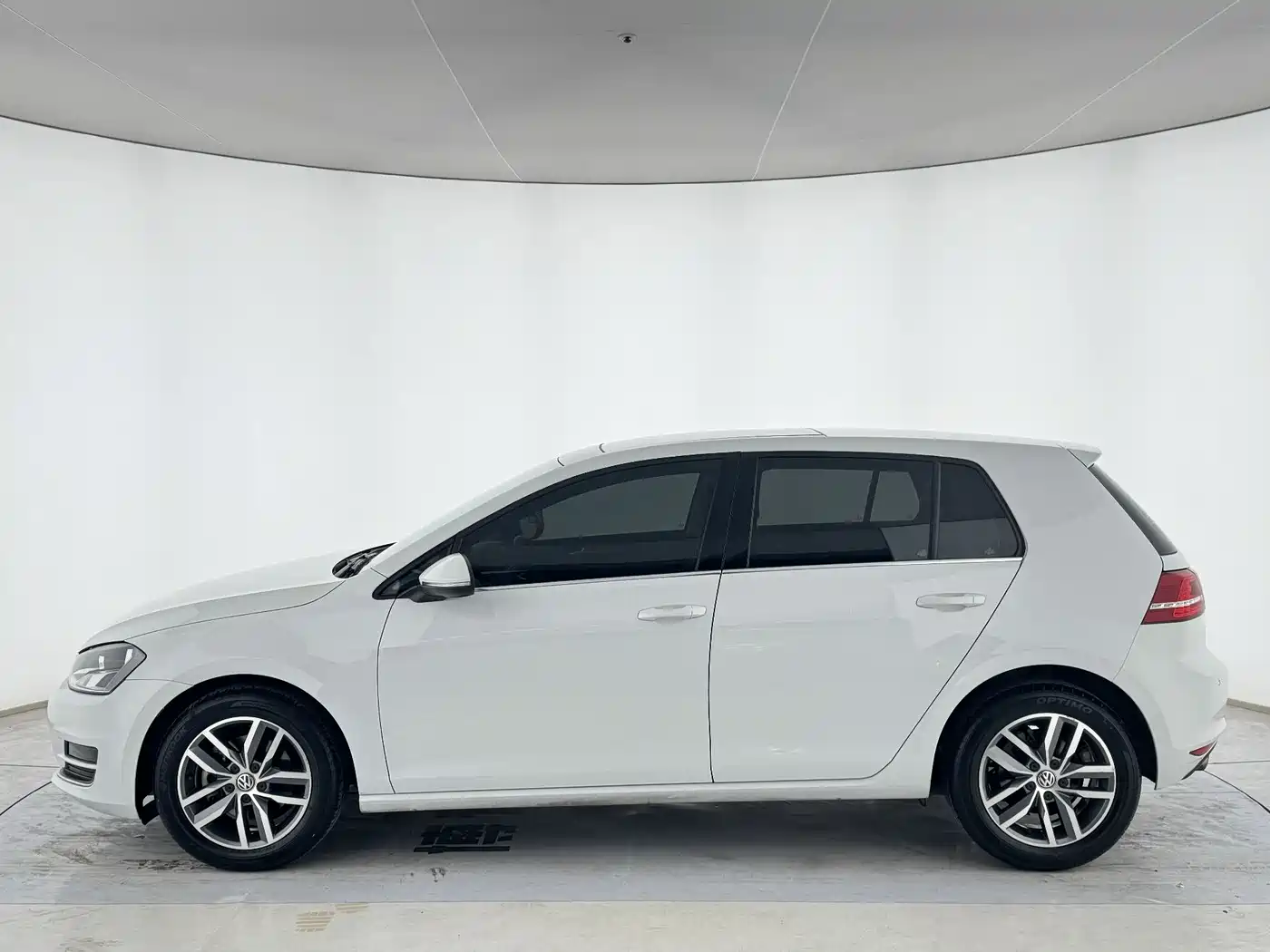 Volkswagen Golf 2016 230TSI Automatic Luxury фото 2