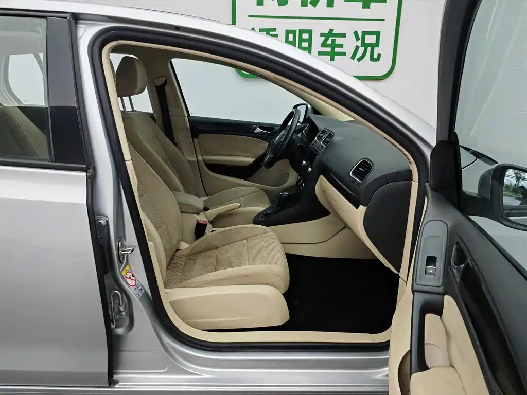 Volkswagen Golf 2012 1.6 Automatic Comfort Type фото 23