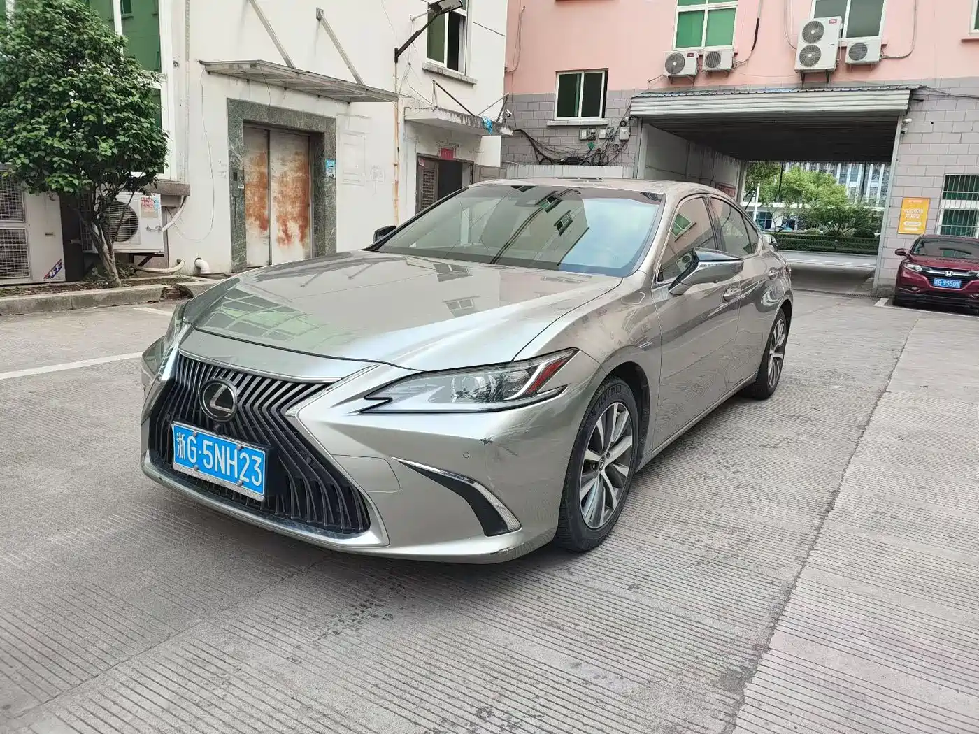 Lexus ES 2018 200 Excellence Edition China V