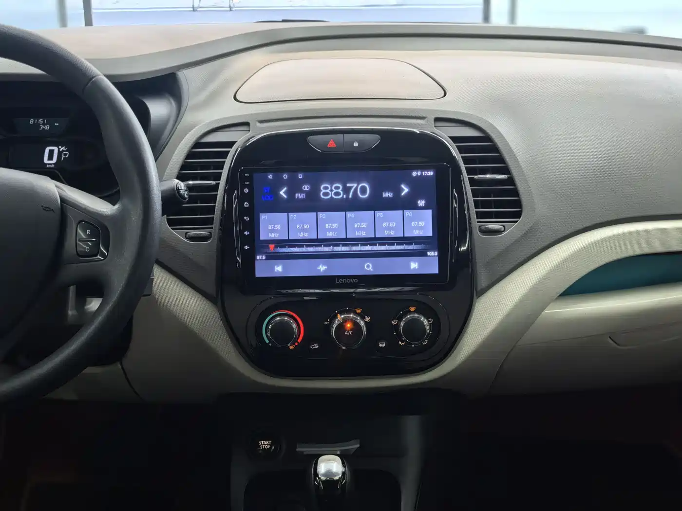 Renault Captur 2015 2015 Model 1.2T Automatic Standard Edition