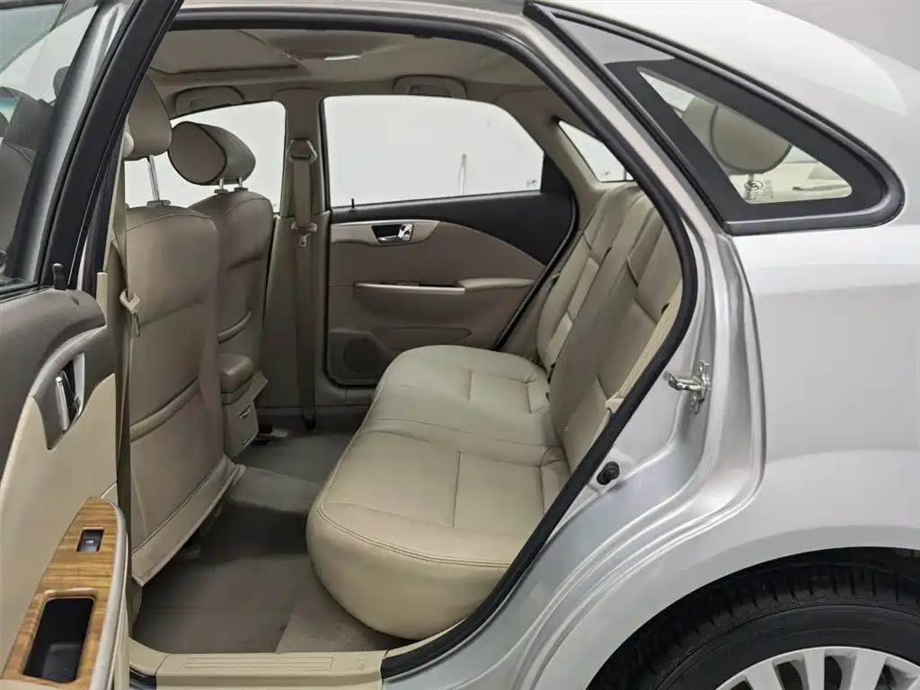 Buick Excelle 2015 1.5L Manual Premium фото 15