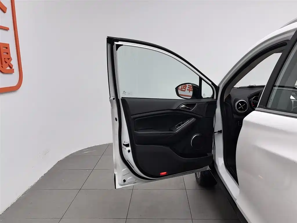 BYD Yuan 2017 1.5L Manual Cool Connect фото 8
