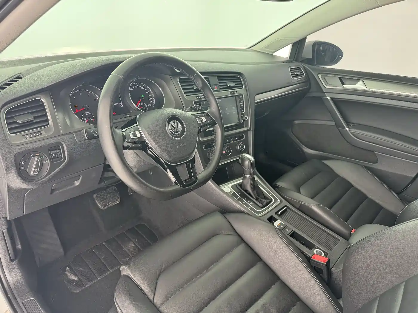 Volkswagen Golf 2016 230TSI Automatic Luxury фото 6