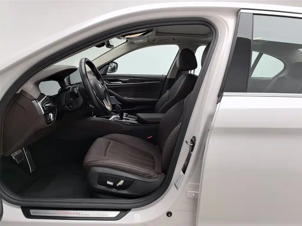 BMW 5 Series 2020 525Li Luxury Package фото 10