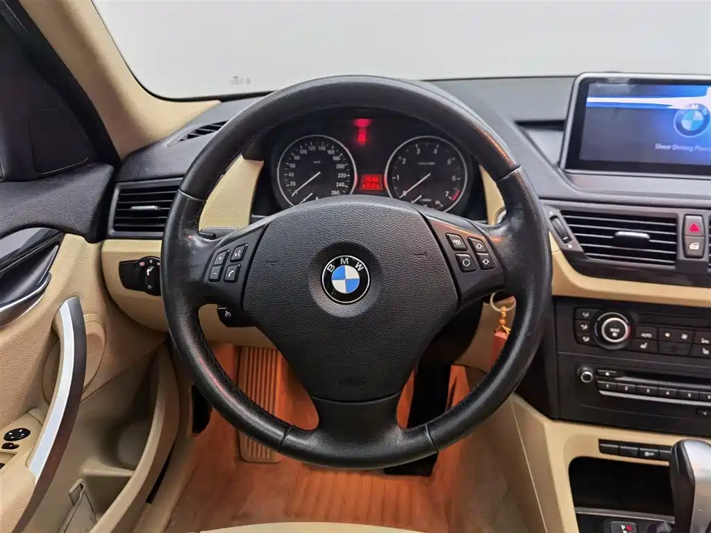 BMW X1 (Import) 2012 sDrive18i Luxury фото 11
