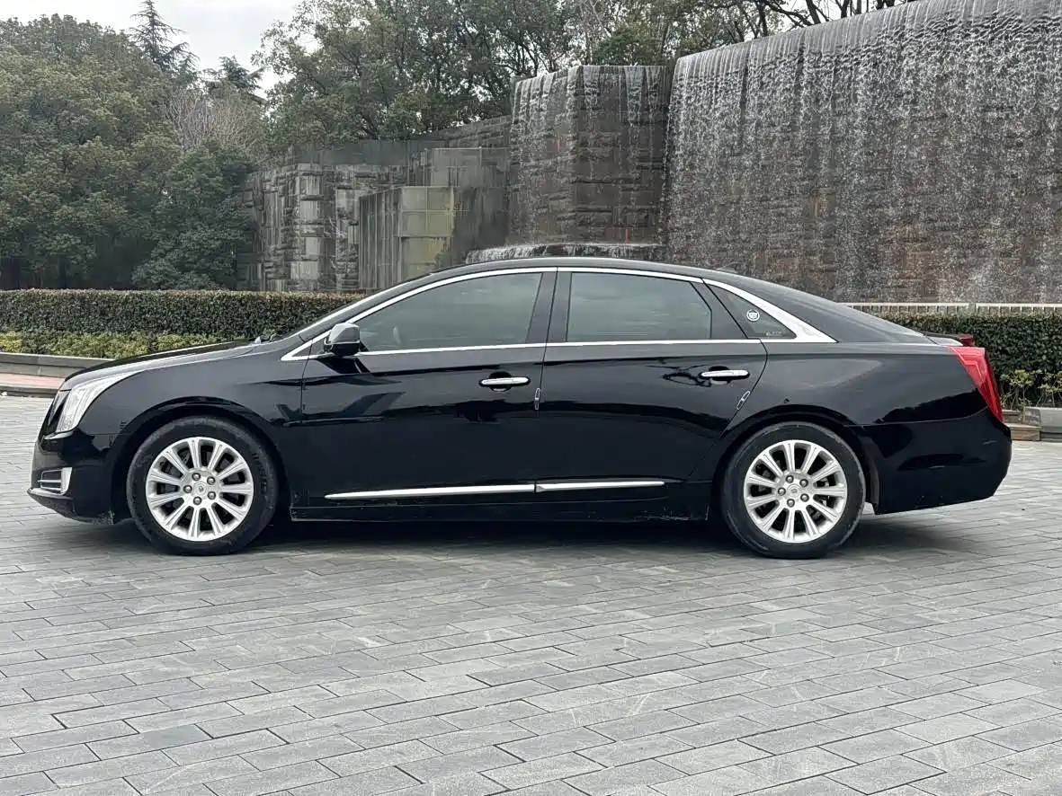 Photo 4 - Cadillac XTS