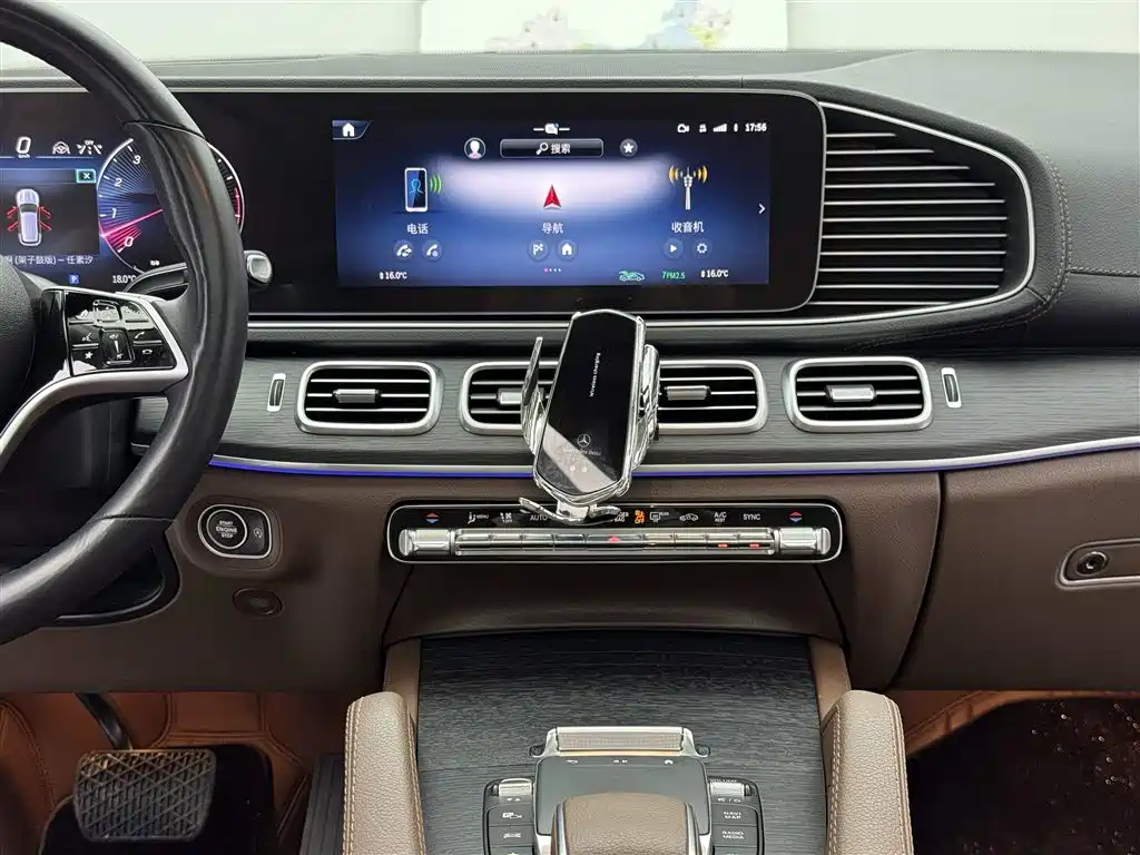 Mercedes-Benz GLE 2024 GLE 450 4MATIC Luxury фото 11