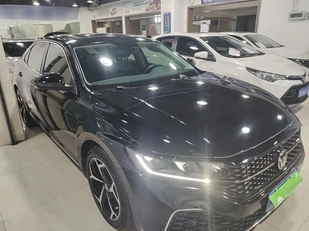 Volkswagen Passat 2024 330TSI Starlight Elite Edition фото 4