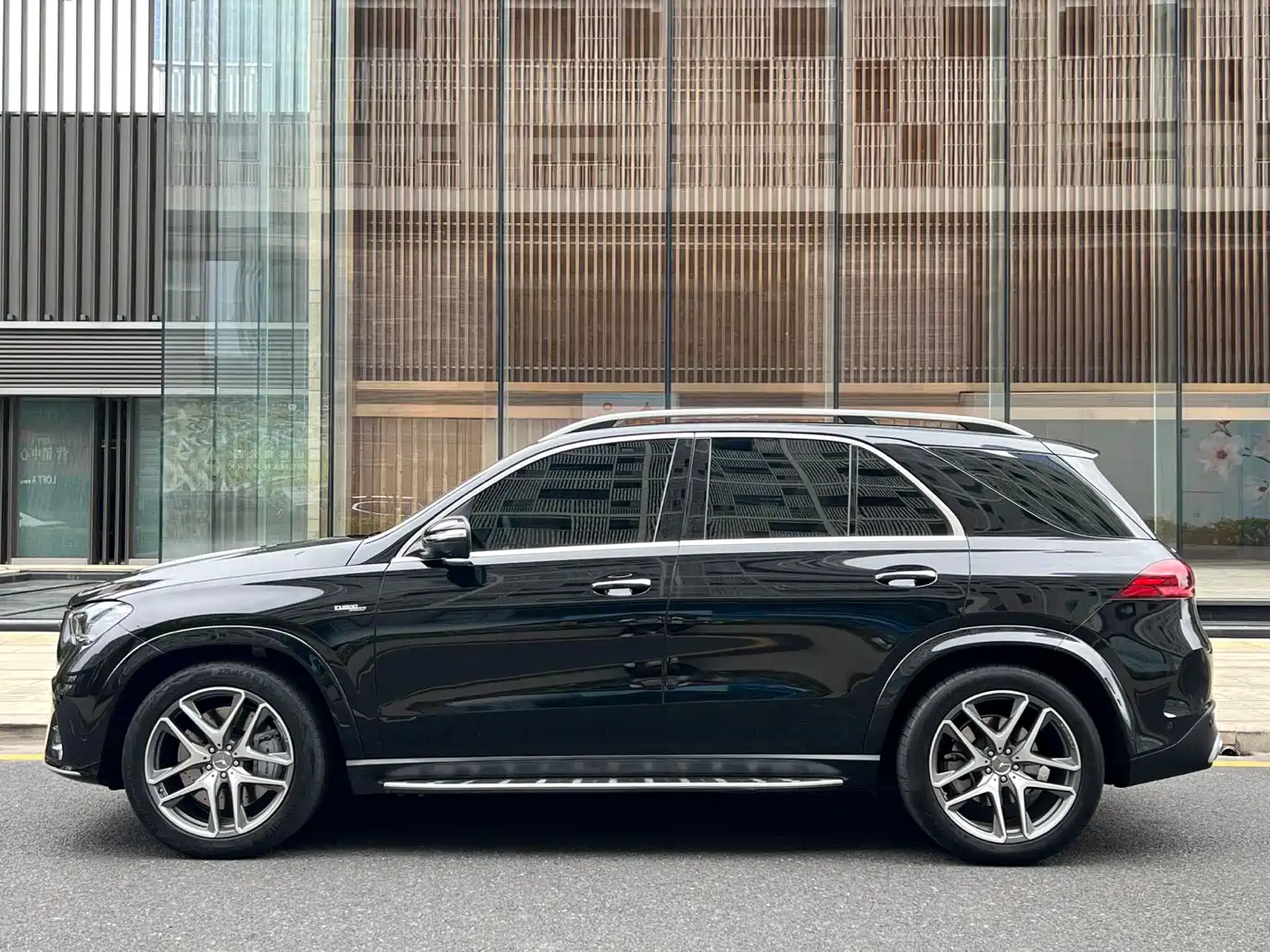 Mercedes-Benz GLE AMG 2024 AMG GLE 53 4MATIC+ фото 4