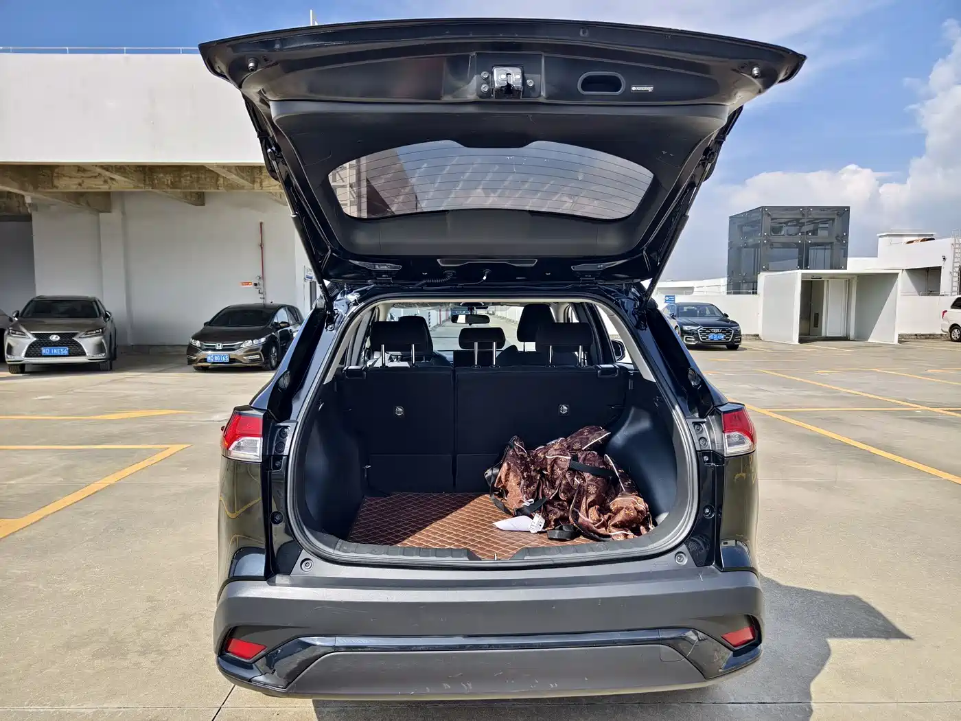 Toyota Frontlander 2024 2.0L CVT Elite Edition фото 17