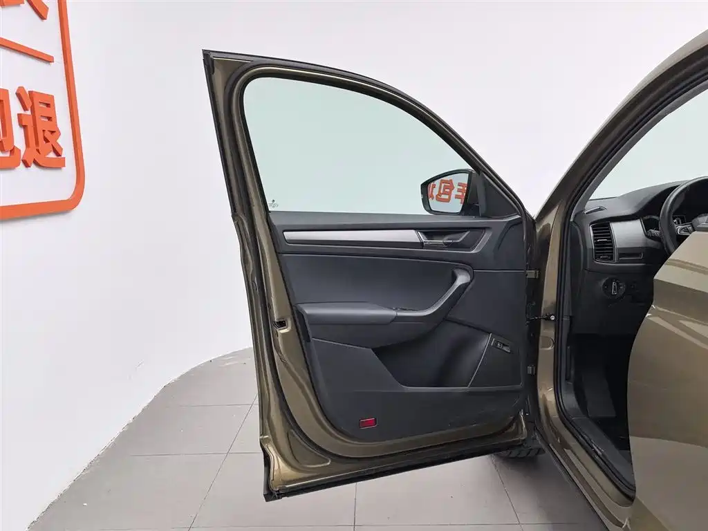 Škoda Kodiaq 2017 TSI330 5-seater 2WD Luxury Edition фото 8