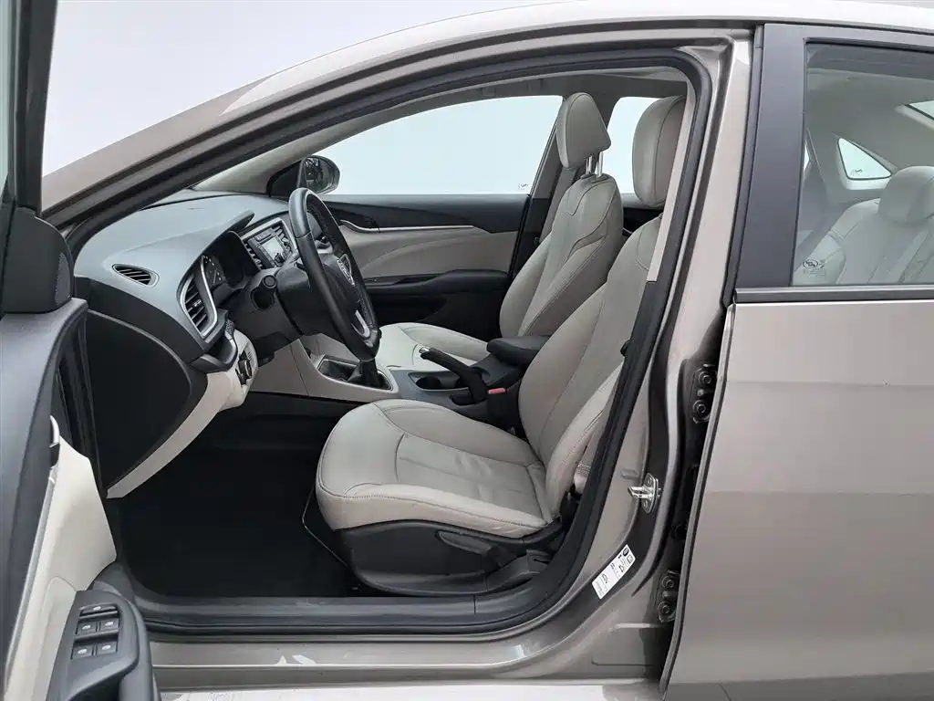 Buick Excelle 2019 15T Manual Elite Type China VI фото 10
