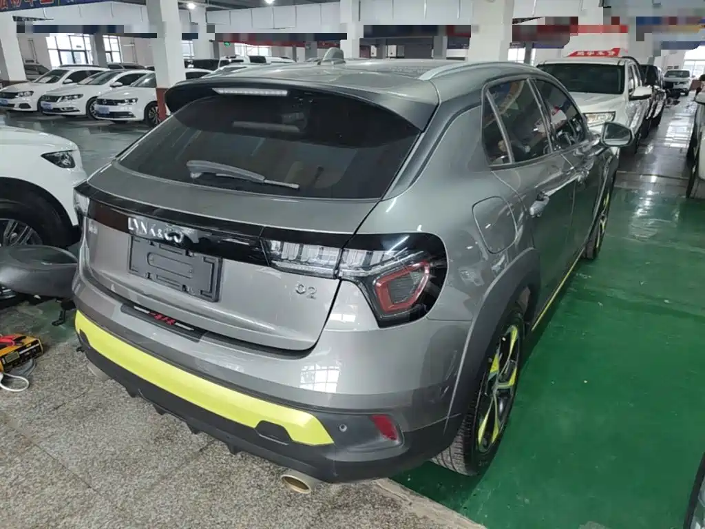 Фото 7 - Lynk & Co 02