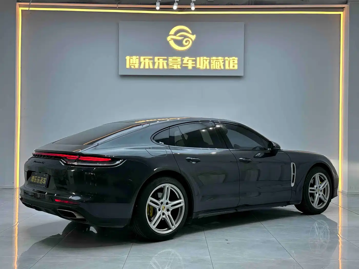 Porsche Panamera 2023 Panamera 2.9T Platinum Edition фото 4