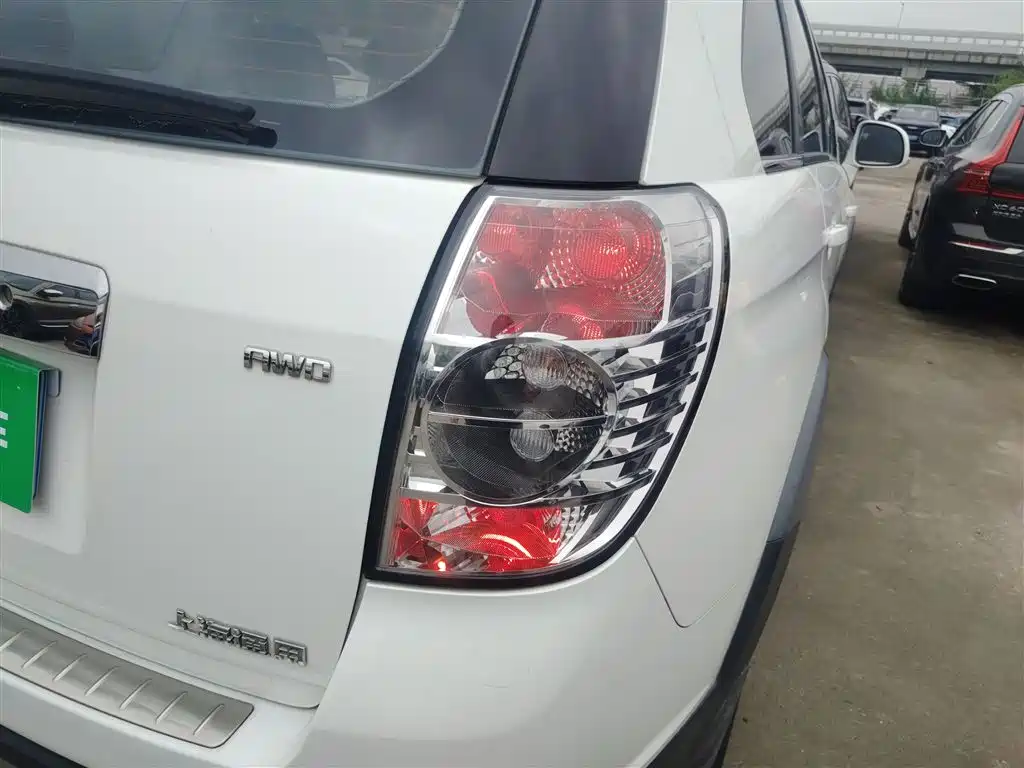 Chevrolet Captiva 2014 2.4L 4WD Flagship 7-seater фото 8