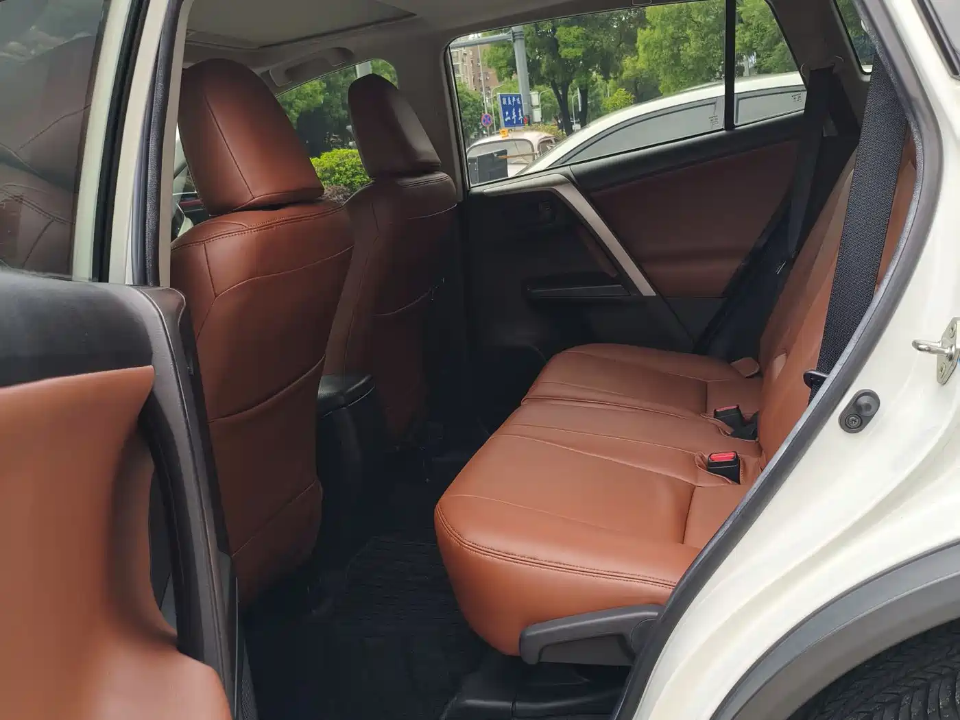 Toyota RAV4 Rongfang 2019 2.0L CVT 2WD Zhishang Edition China VI фото 8