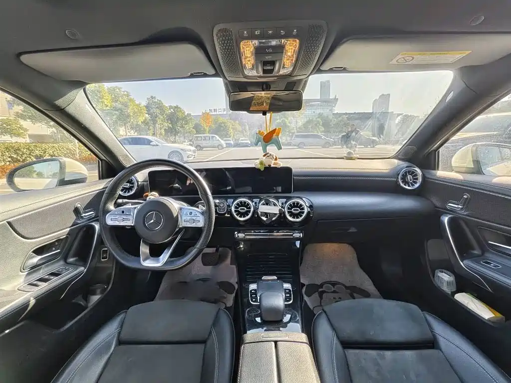 Mercedes-Benz A-Class 2019 Facelift A 200 L Sports Sedan фото 20