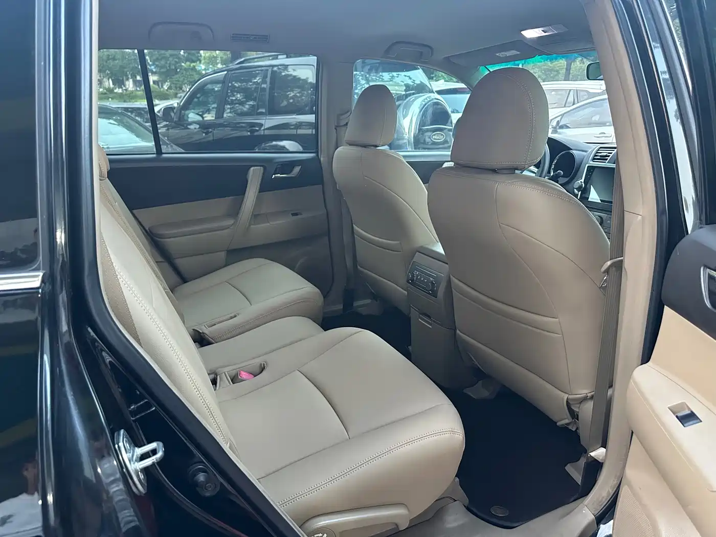 Toyota Highlander 2011 2.7L 2WD 7-seat Elite фото 8