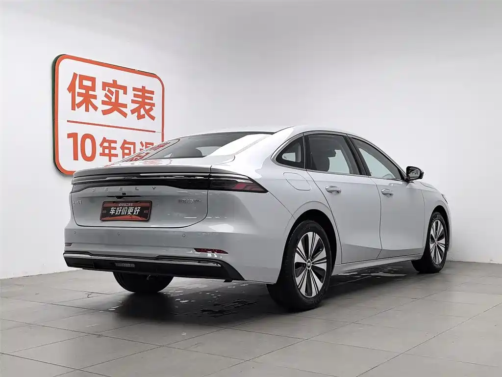 Geely Galaxy Galaxy A7 2025 EM-i 150km Premium Edition фото 2
