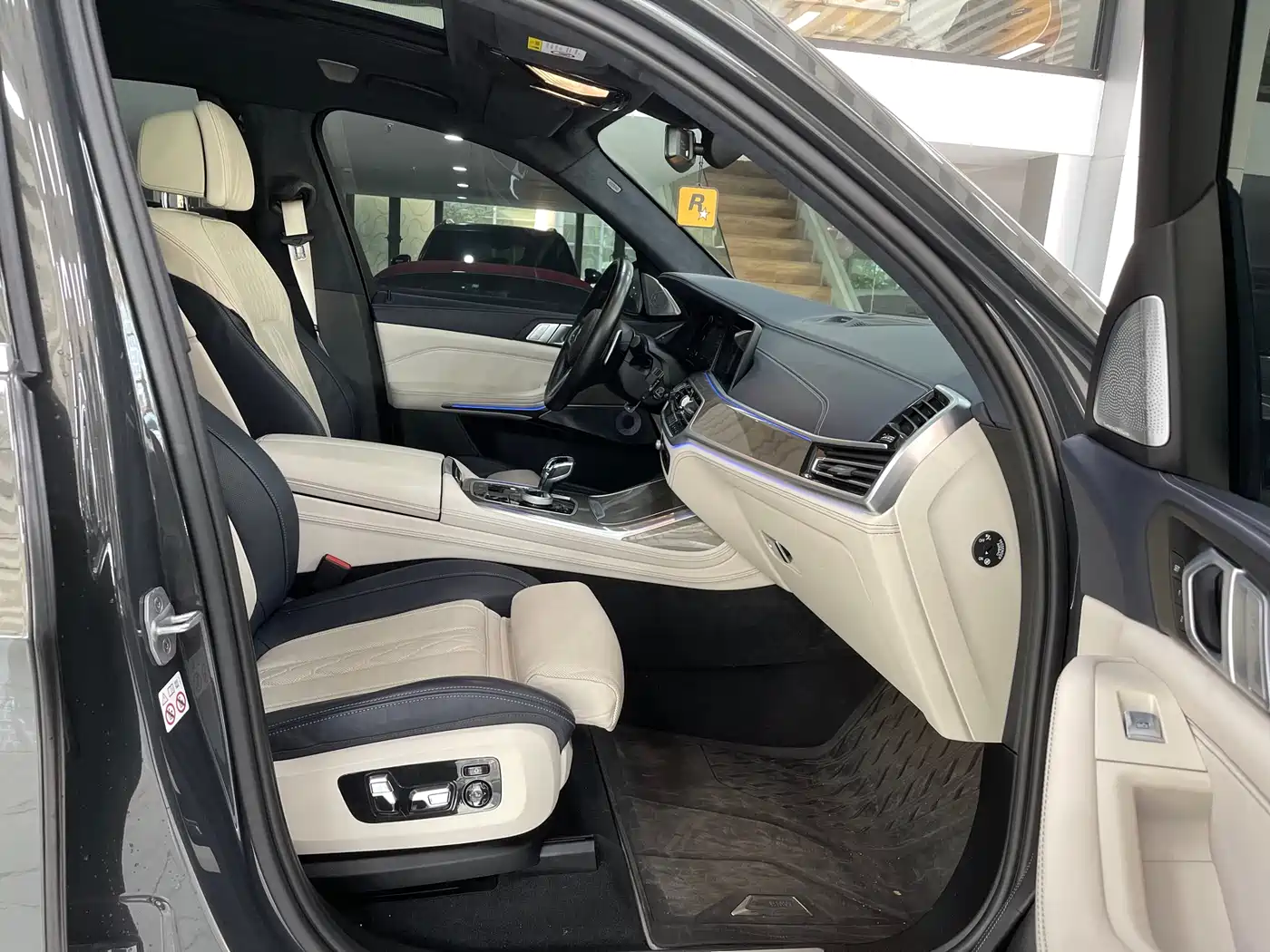 BMW X7 2021 xDrive40i Executive M Sport Package фото 19